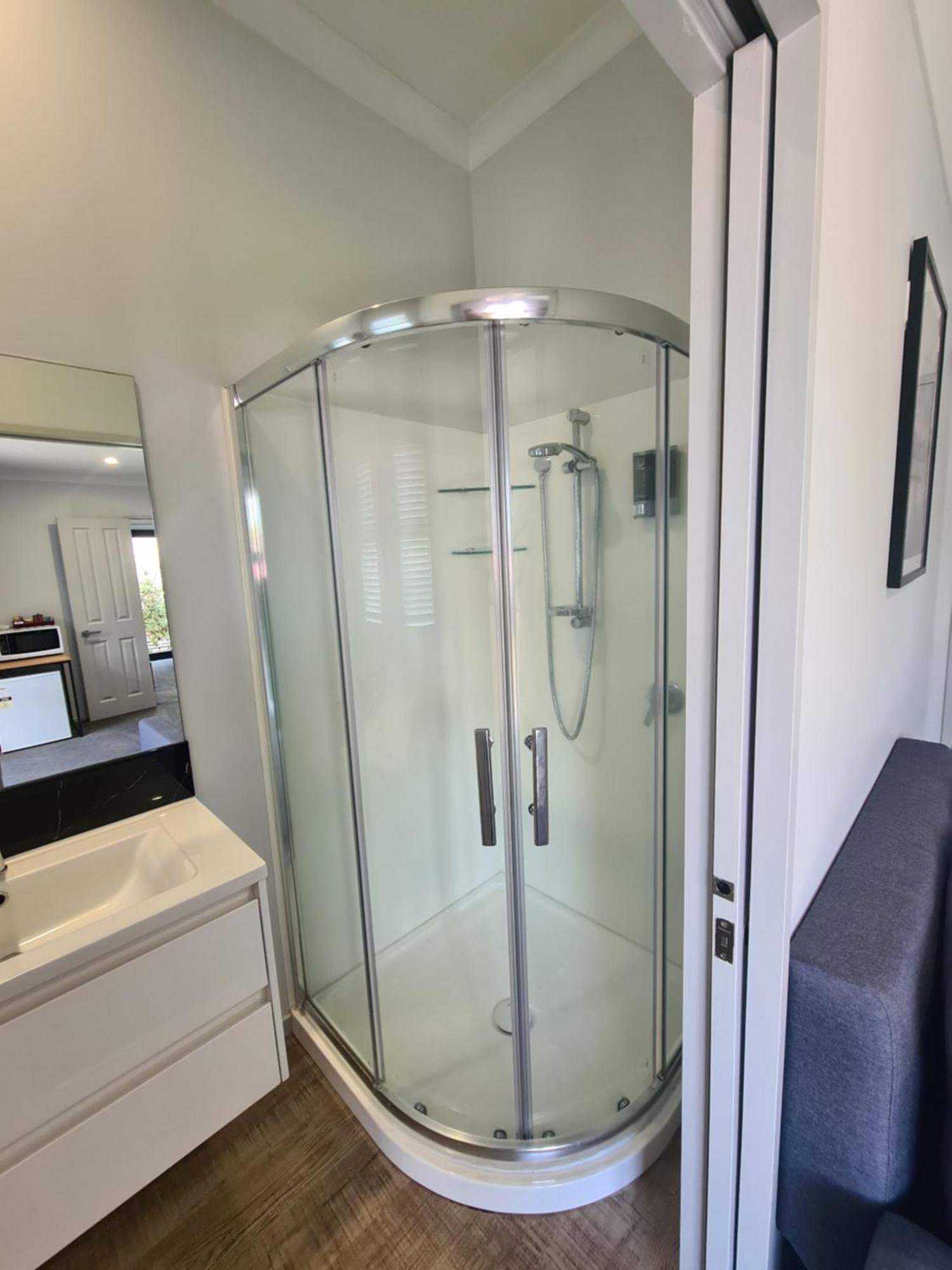 Bonnie Doone Hotel Те Ауамуту Екстериор снимка