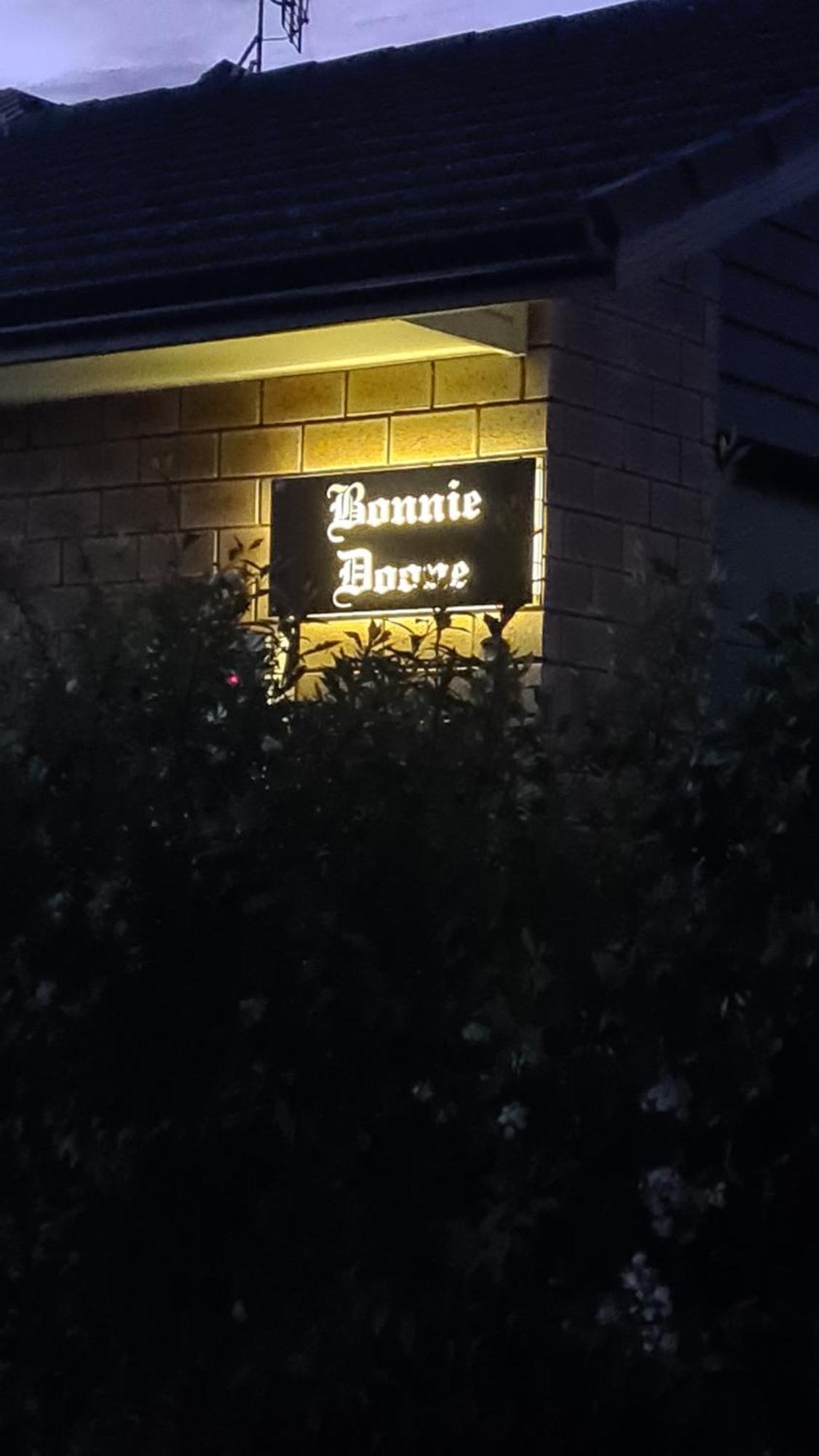 Bonnie Doone Hotel Те Ауамуту Екстериор снимка